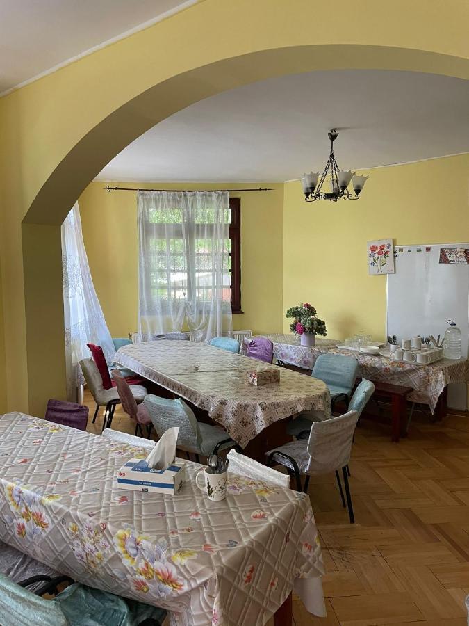 Constantinescu A. Hotell Buşteni Exteriör bild